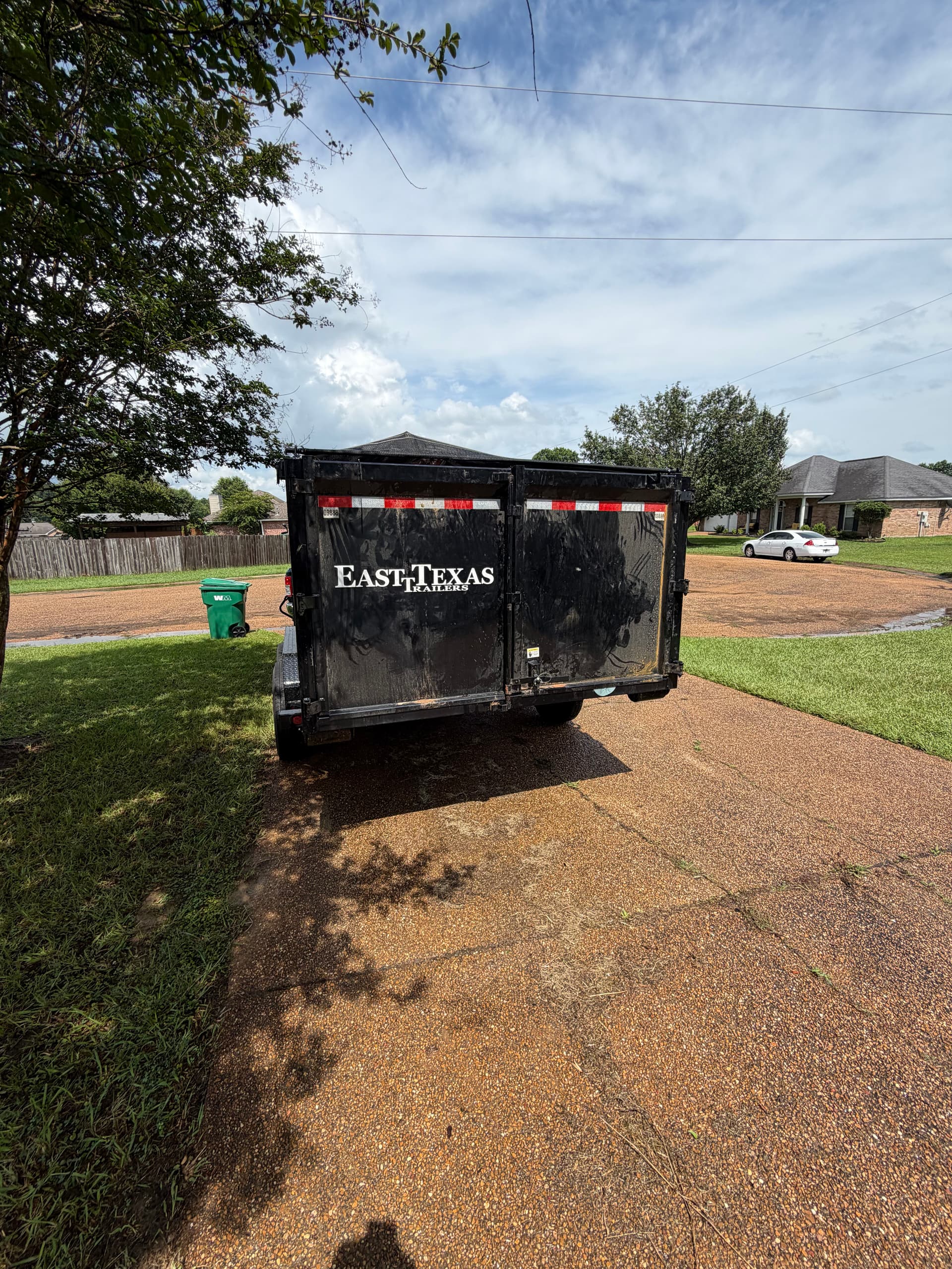 Gallery photos for 15-Yard Dumpster Rental Clears Out Household Junk in Byram: Image #3